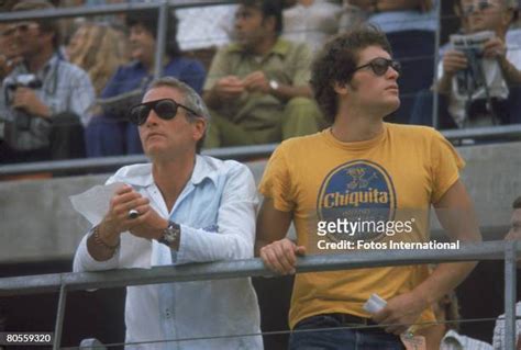 American actor Paul Newman and his son Scott。